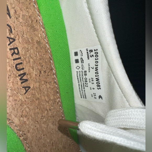 🍃NIB! Cariuma Canvas Memory Foam Sneakers - Picture 14 of 15
